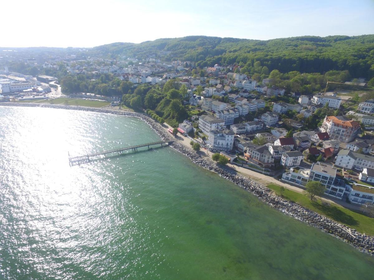 Faehrblick - Pension Direkt Am Wasser ザスニッツ エクステリア 写真