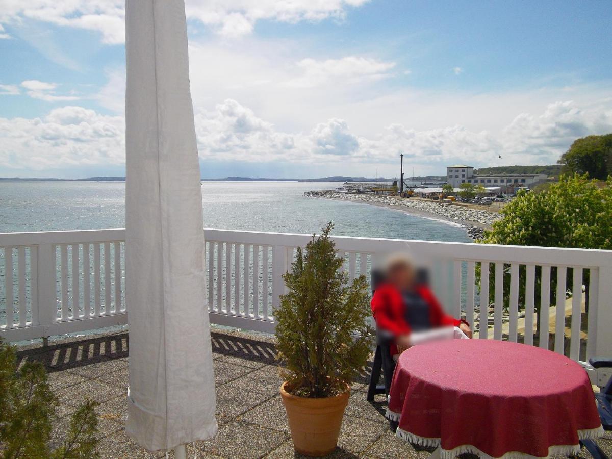 Faehrblick - Pension Direkt Am Wasser ザスニッツ エクステリア 写真